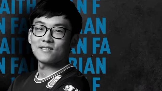 首战中表现 首战中表现